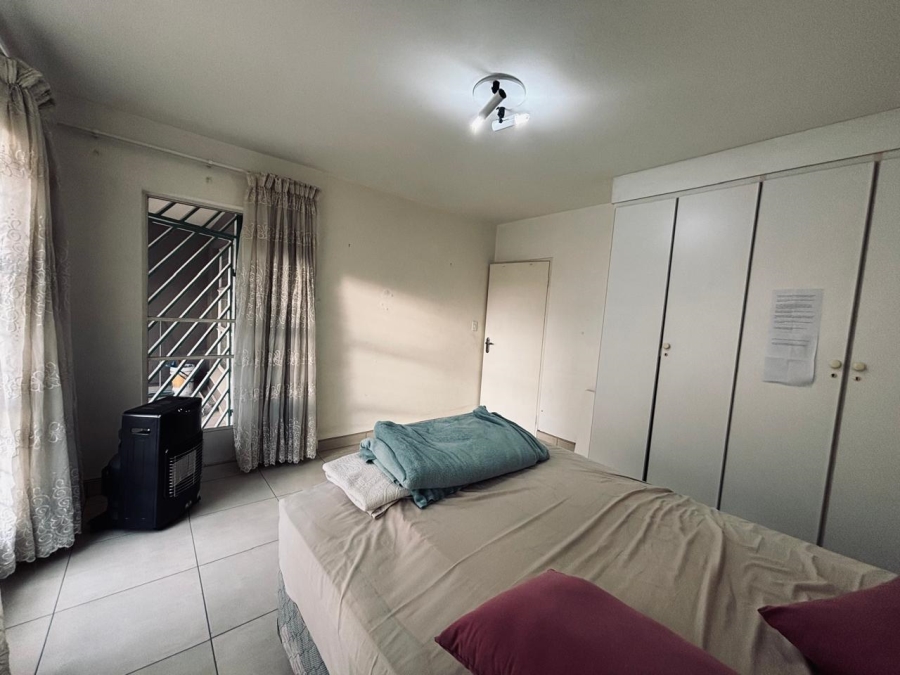 2 Bedroom Property for Sale in Roodekrans Gauteng