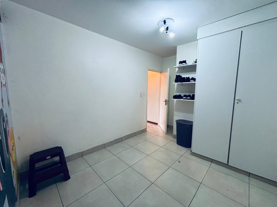 2 Bedroom Property for Sale in Roodekrans Gauteng