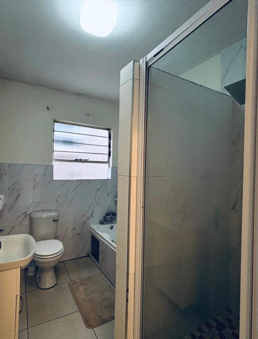 2 Bedroom Property for Sale in Roodekrans Gauteng