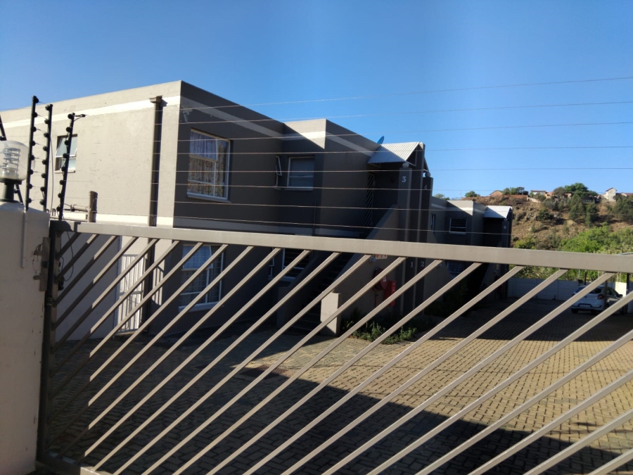 2 Bedroom Property for Sale in Roodekrans Gauteng