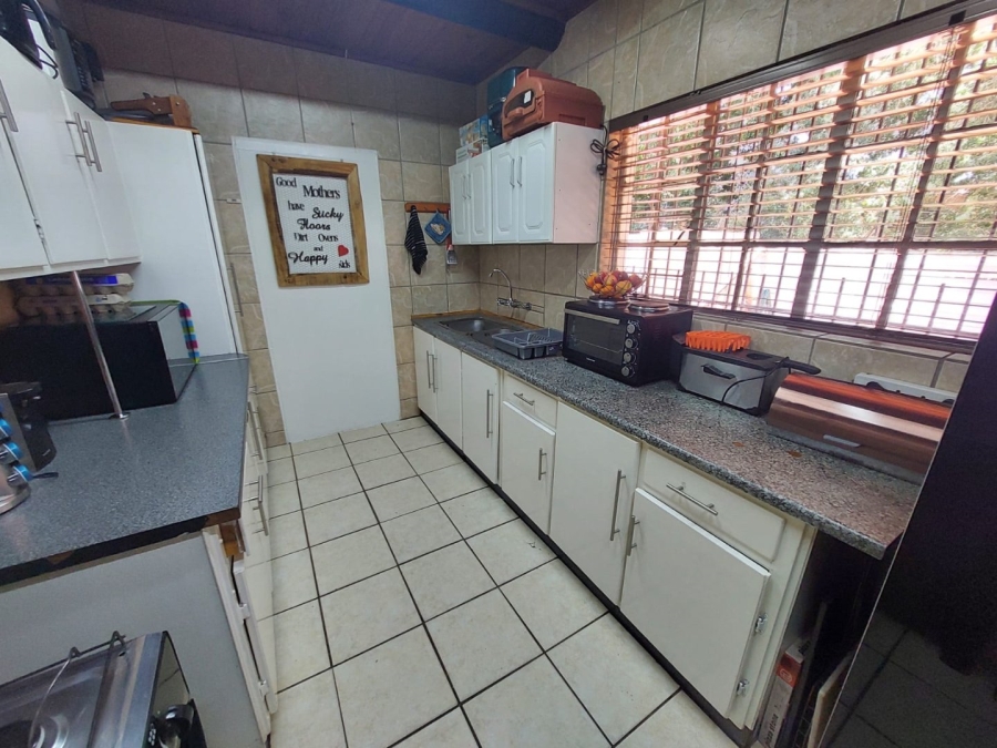 5 Bedroom Property for Sale in Krugersdorp North Gauteng