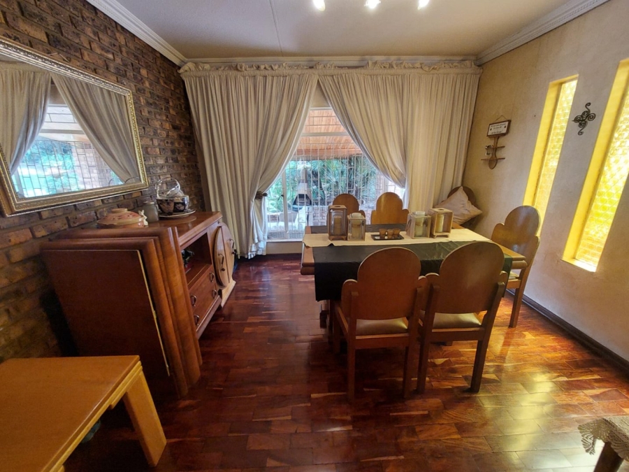 6 Bedroom Property for Sale in Rant En Dal Gauteng