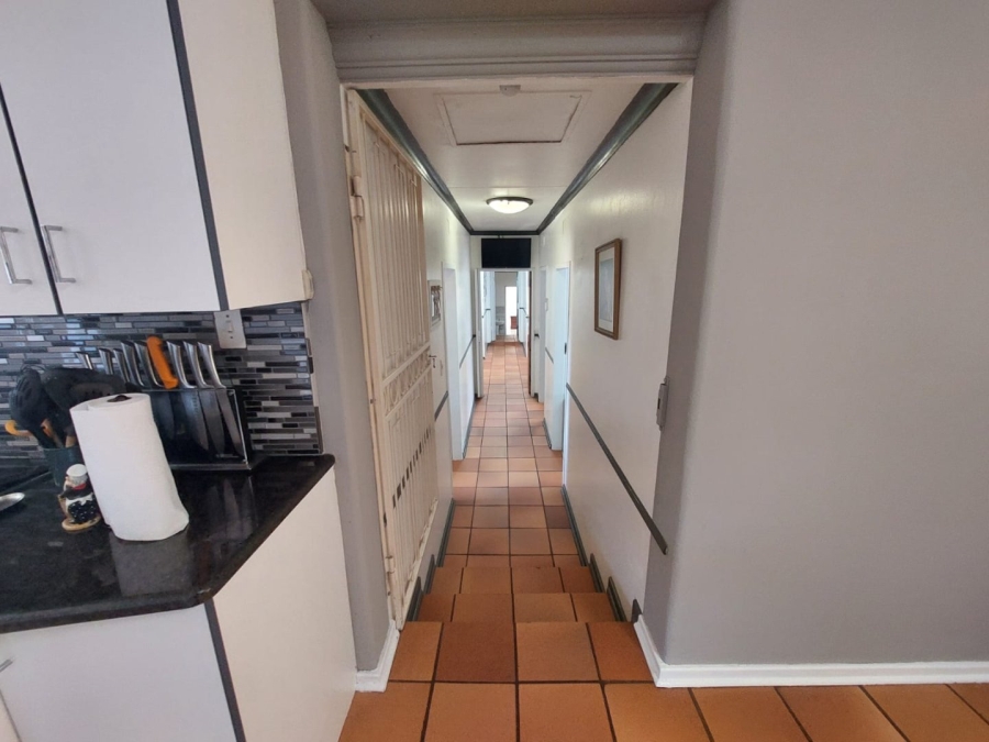 6 Bedroom Property for Sale in Rant En Dal Gauteng