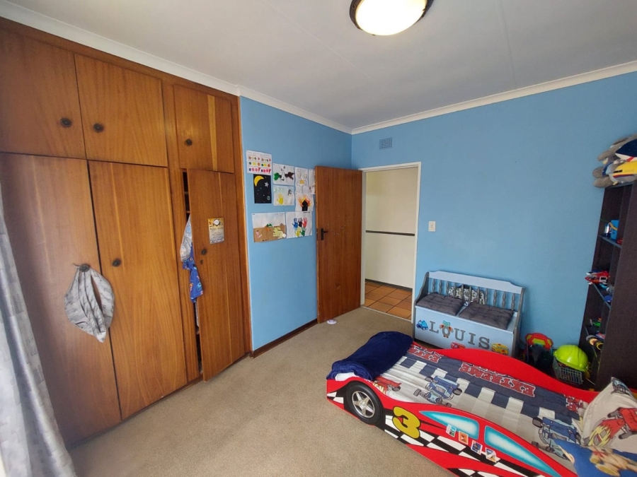 6 Bedroom Property for Sale in Rant En Dal Gauteng