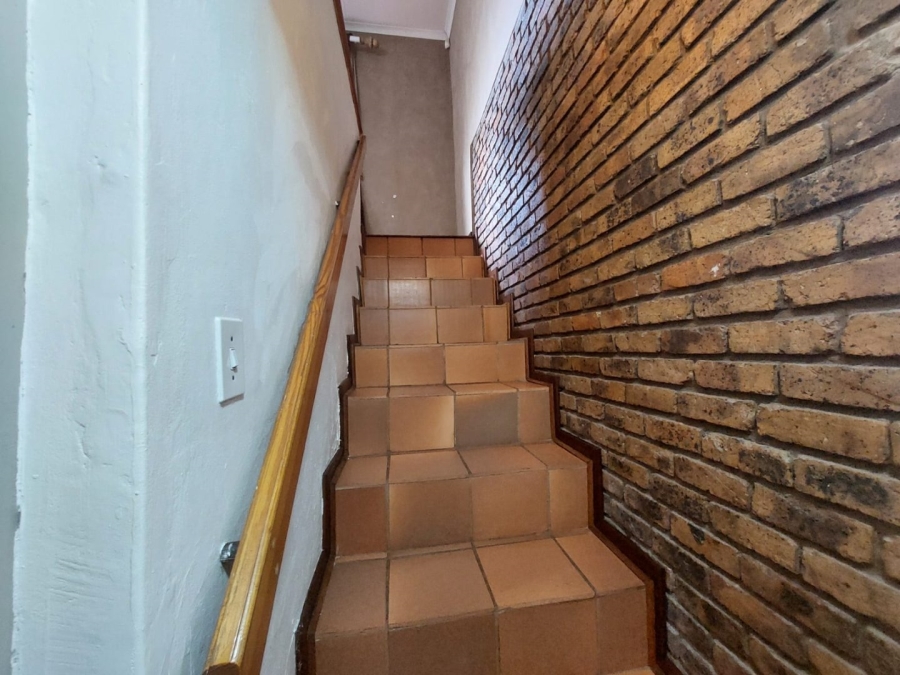 6 Bedroom Property for Sale in Rant En Dal Gauteng