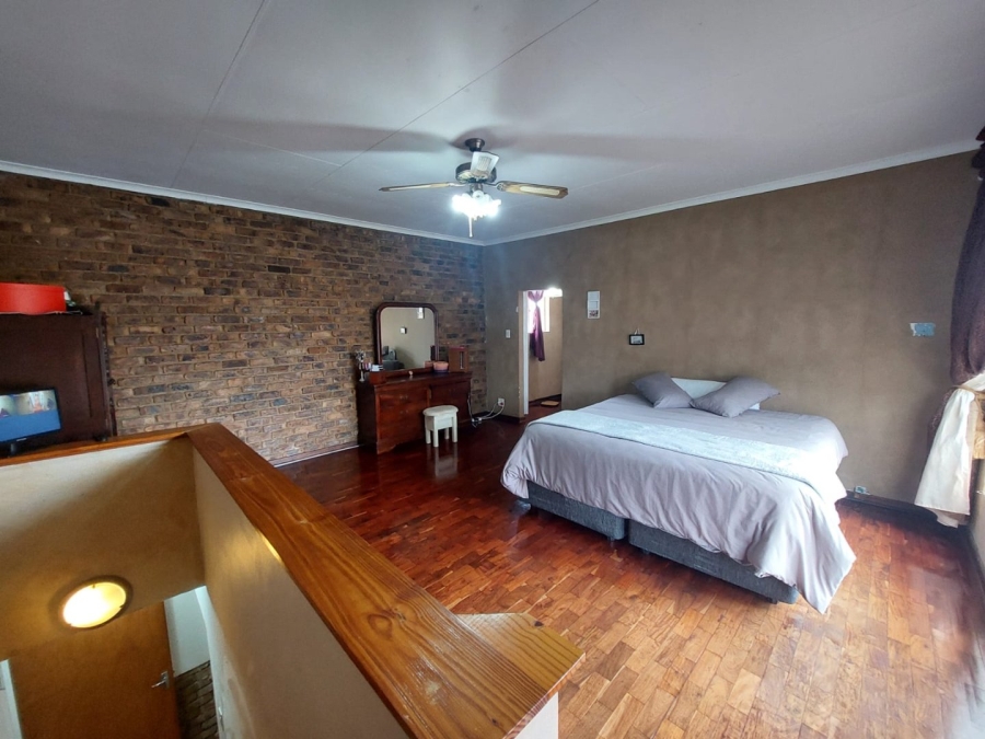 6 Bedroom Property for Sale in Rant En Dal Gauteng