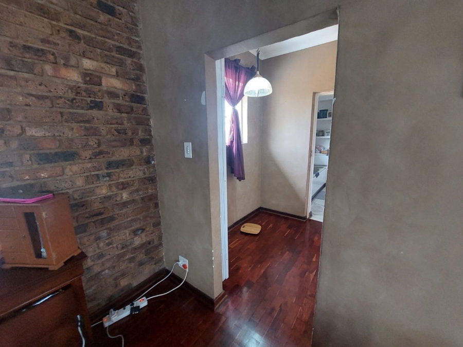 6 Bedroom Property for Sale in Rant En Dal Gauteng