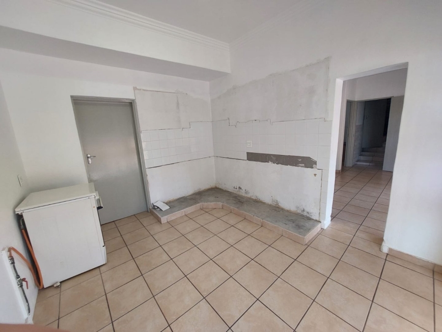 6 Bedroom Property for Sale in Rant En Dal Gauteng