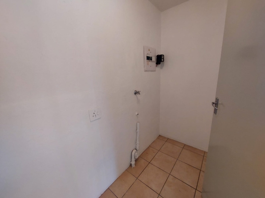 6 Bedroom Property for Sale in Rant En Dal Gauteng