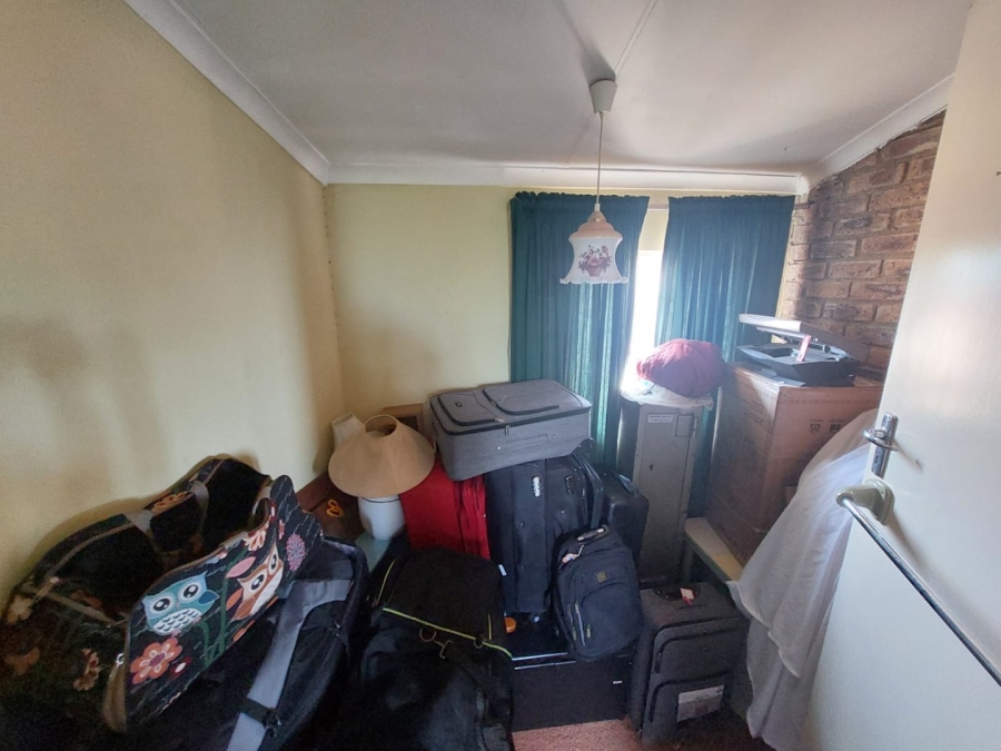 6 Bedroom Property for Sale in Rant En Dal Gauteng