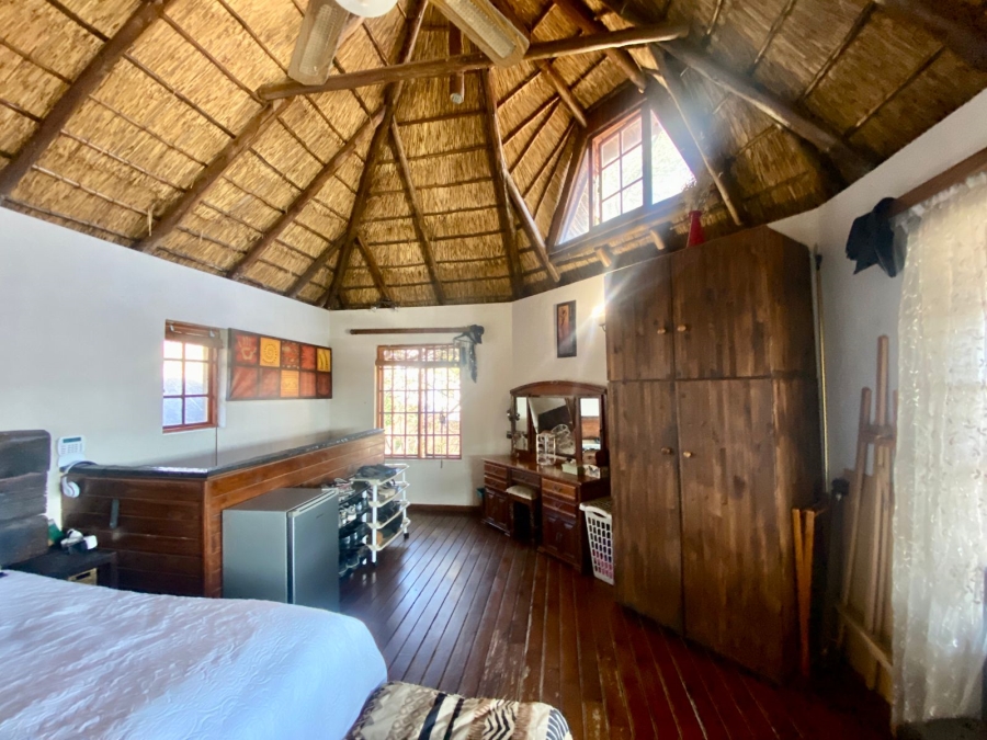 5 Bedroom Property for Sale in Roodekrans Gauteng