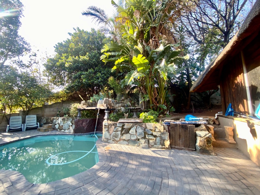 5 Bedroom Property for Sale in Roodekrans Gauteng