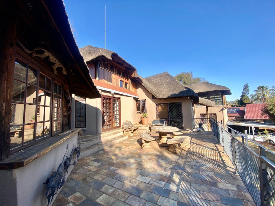5 Bedroom Property for Sale in Roodekrans Gauteng