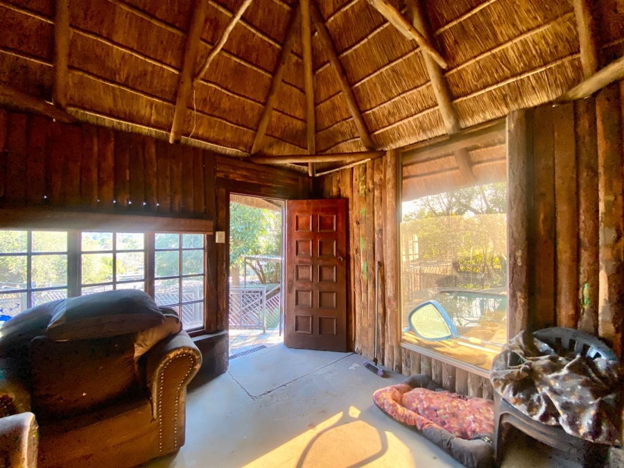 5 Bedroom Property for Sale in Roodekrans Gauteng