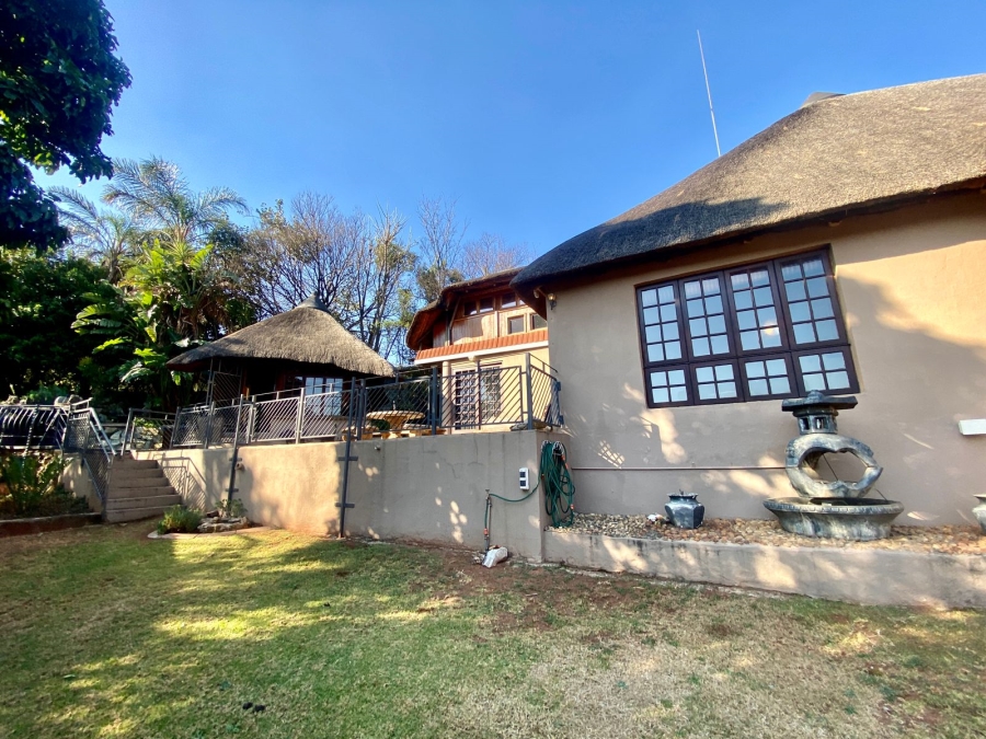 5 Bedroom Property for Sale in Roodekrans Gauteng