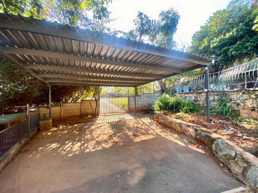 5 Bedroom Property for Sale in Roodekrans Gauteng