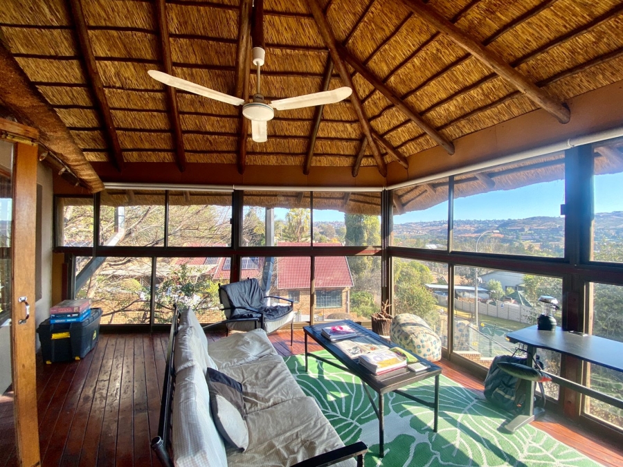 5 Bedroom Property for Sale in Roodekrans Gauteng