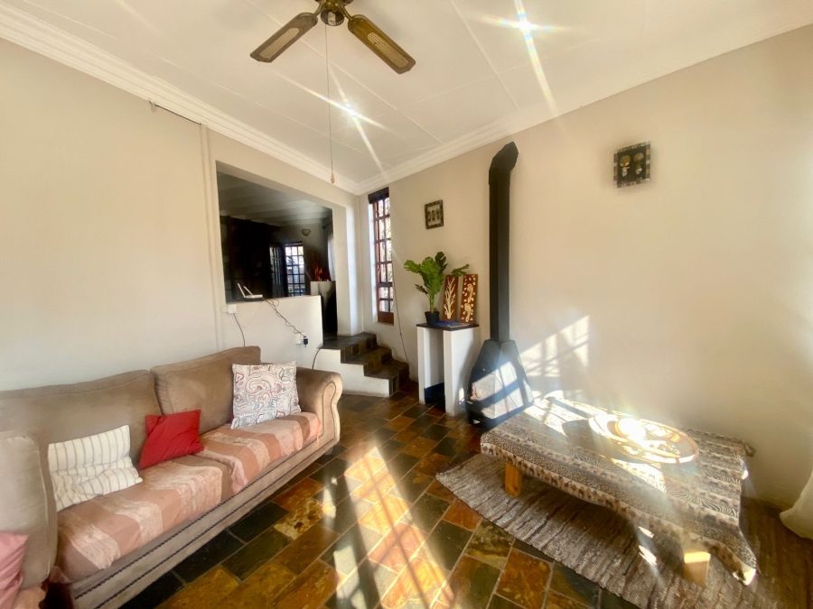 5 Bedroom Property for Sale in Roodekrans Gauteng