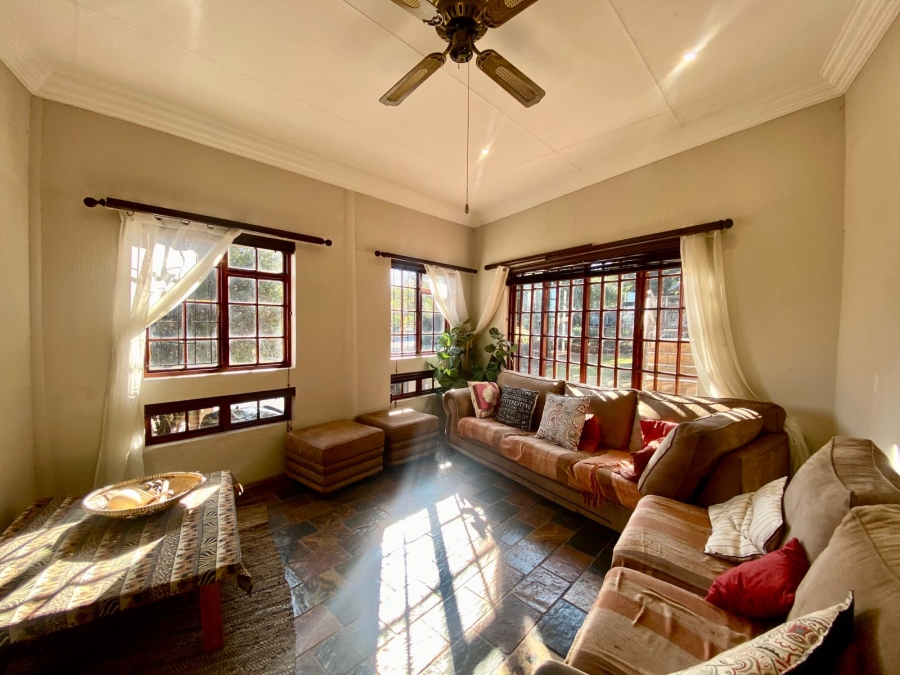 5 Bedroom Property for Sale in Roodekrans Gauteng