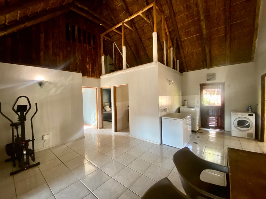 5 Bedroom Property for Sale in Roodekrans Gauteng