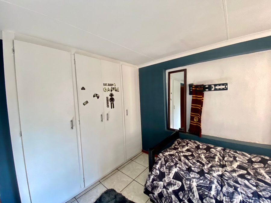 5 Bedroom Property for Sale in Roodekrans Gauteng
