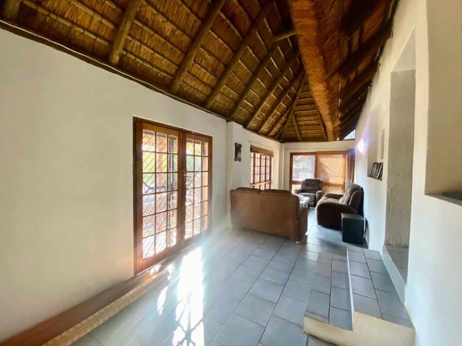 5 Bedroom Property for Sale in Roodekrans Gauteng