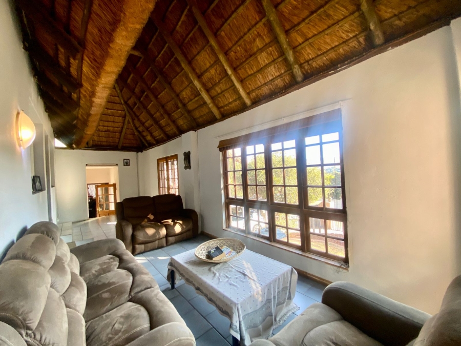 5 Bedroom Property for Sale in Roodekrans Gauteng