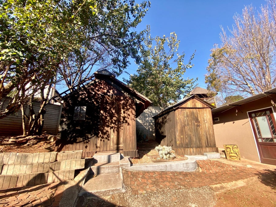 5 Bedroom Property for Sale in Roodekrans Gauteng