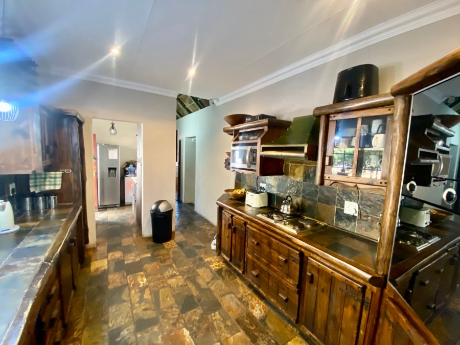 5 Bedroom Property for Sale in Roodekrans Gauteng