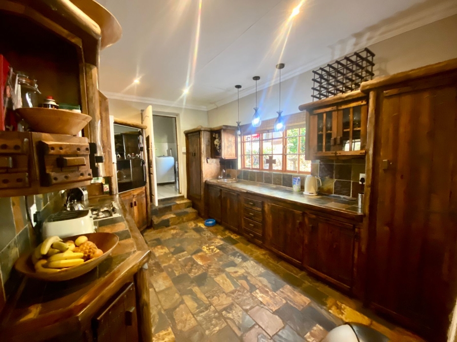 5 Bedroom Property for Sale in Roodekrans Gauteng