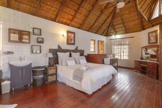 5 Bedroom Property for Sale in Roodekrans Gauteng