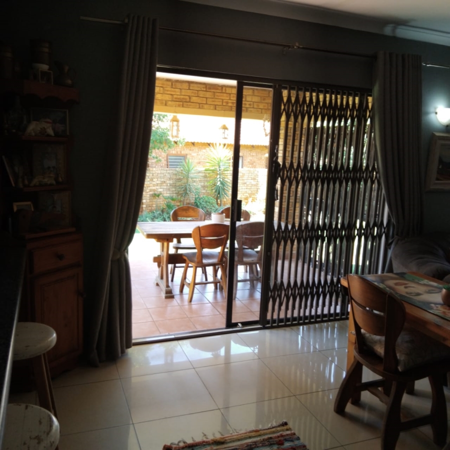 4 Bedroom Property for Sale in Ruimsig Gauteng