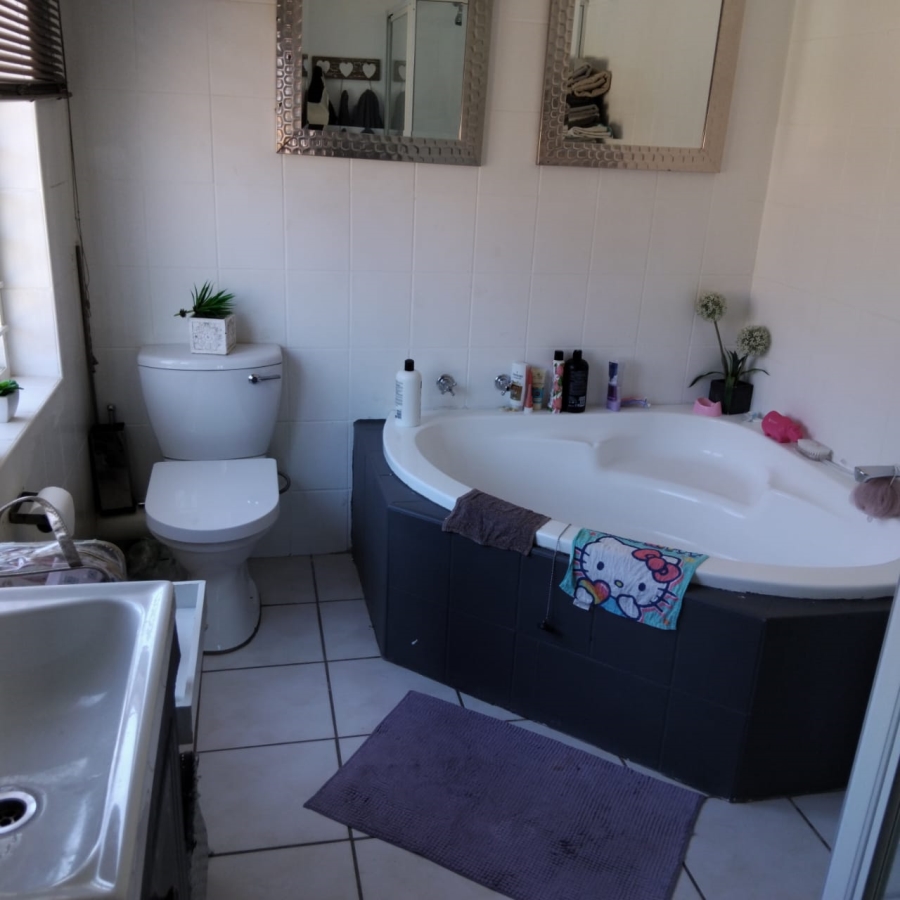 4 Bedroom Property for Sale in Ruimsig Gauteng