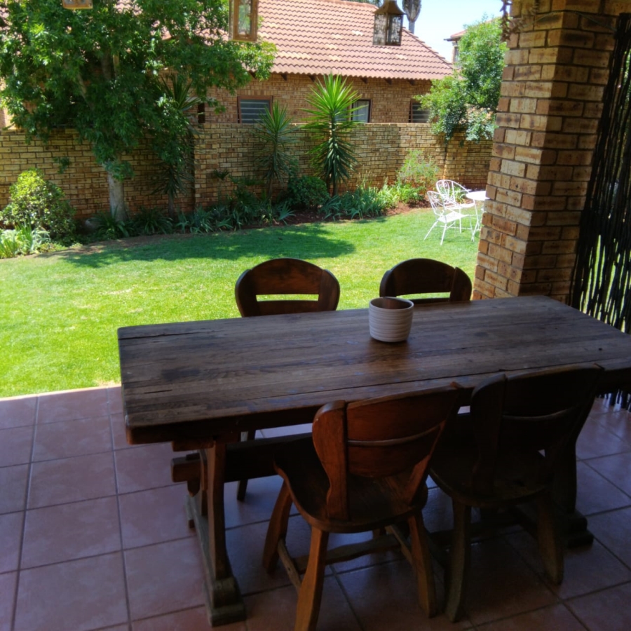 4 Bedroom Property for Sale in Ruimsig Gauteng