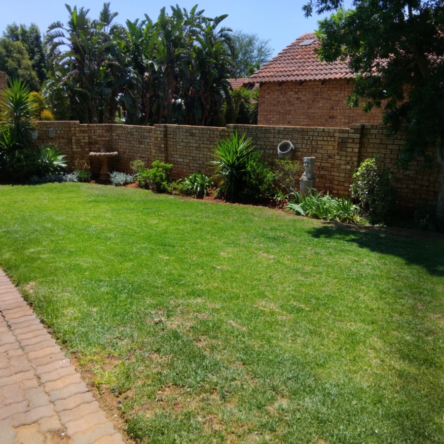4 Bedroom Property for Sale in Ruimsig Gauteng