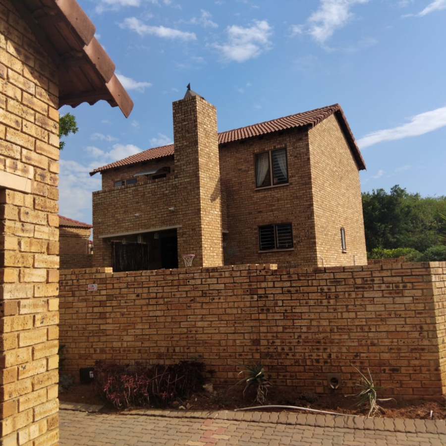 4 Bedroom Property for Sale in Ruimsig Gauteng