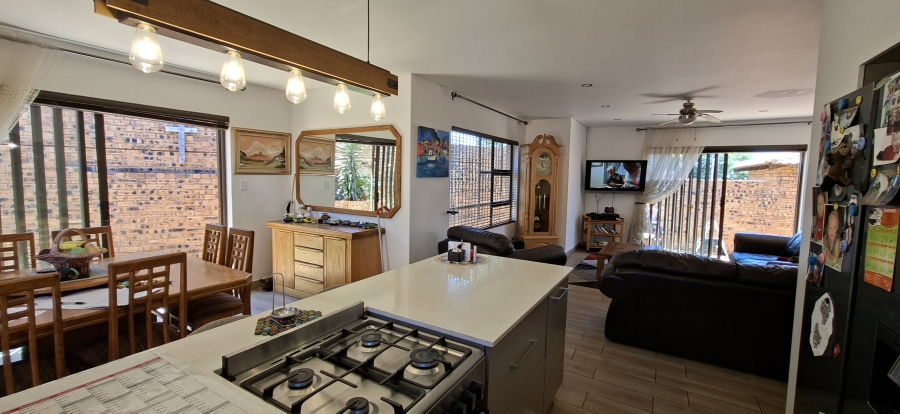 3 Bedroom Property for Sale in Noordheuwel Gauteng