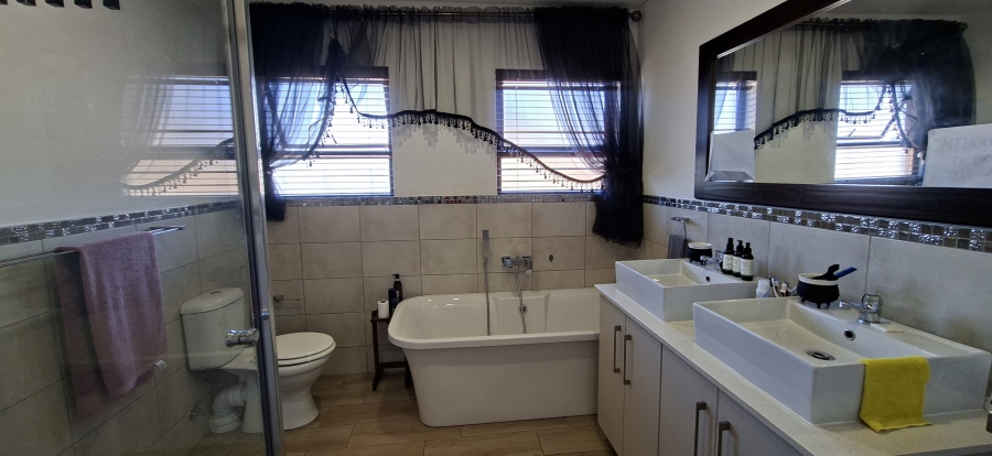 3 Bedroom Property for Sale in Noordheuwel Gauteng
