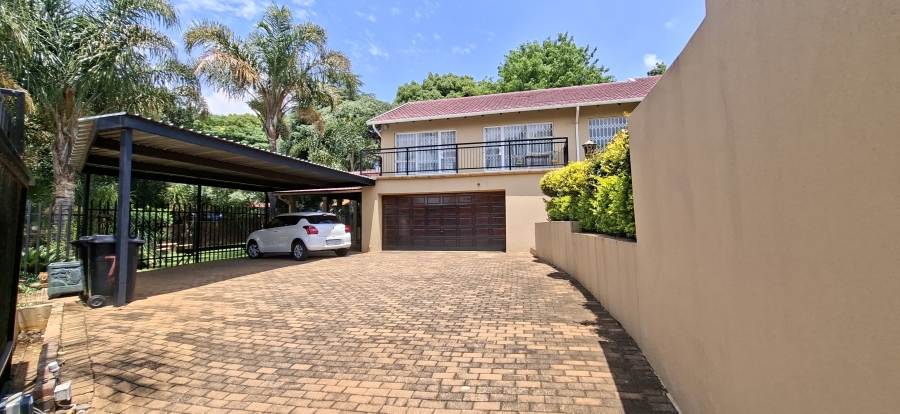 5 Bedroom Property for Sale in Noordheuwel Gauteng