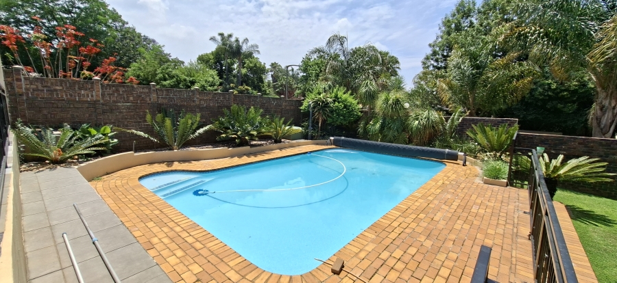 5 Bedroom Property for Sale in Noordheuwel Gauteng