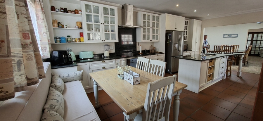 5 Bedroom Property for Sale in Noordheuwel Gauteng