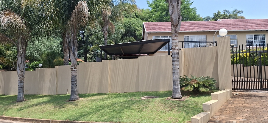 5 Bedroom Property for Sale in Noordheuwel Gauteng