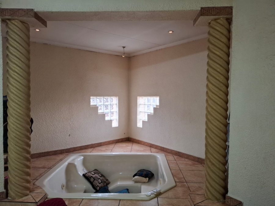3 Bedroom Property for Sale in Westonaria Gauteng