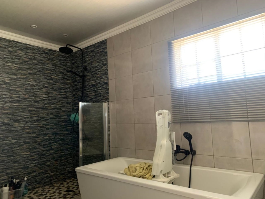 3 Bedroom Property for Sale in Greenhills Gauteng