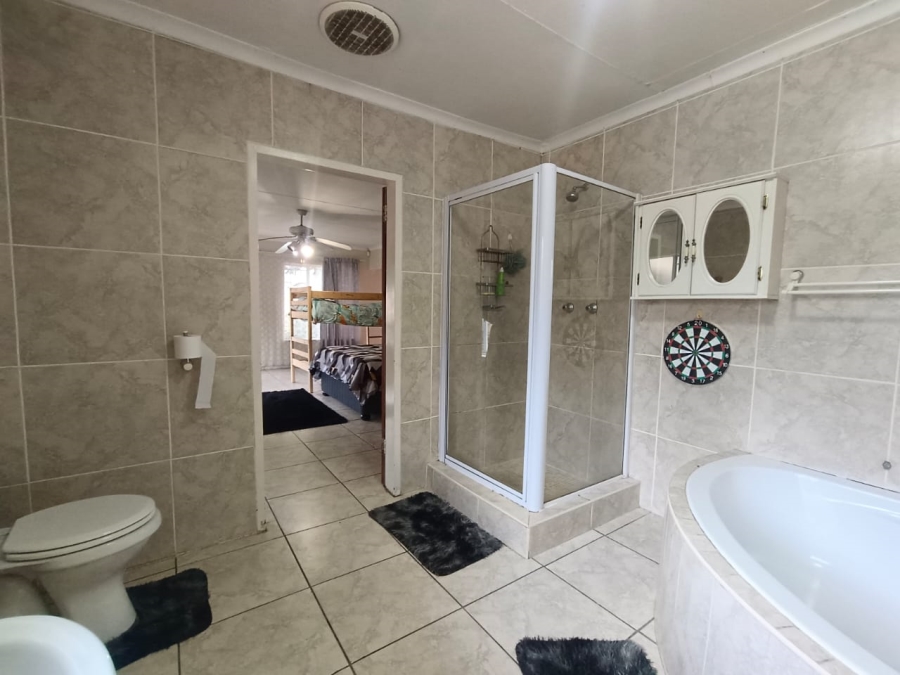 4 Bedroom Property for Sale in Helikonpark Gauteng
