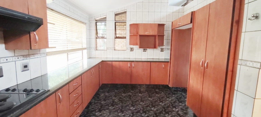 4 Bedroom Property for Sale in Wilro Park Gauteng