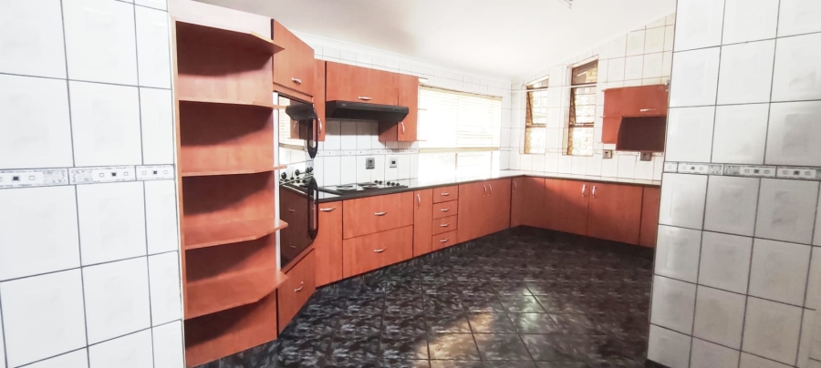 4 Bedroom Property for Sale in Wilro Park Gauteng