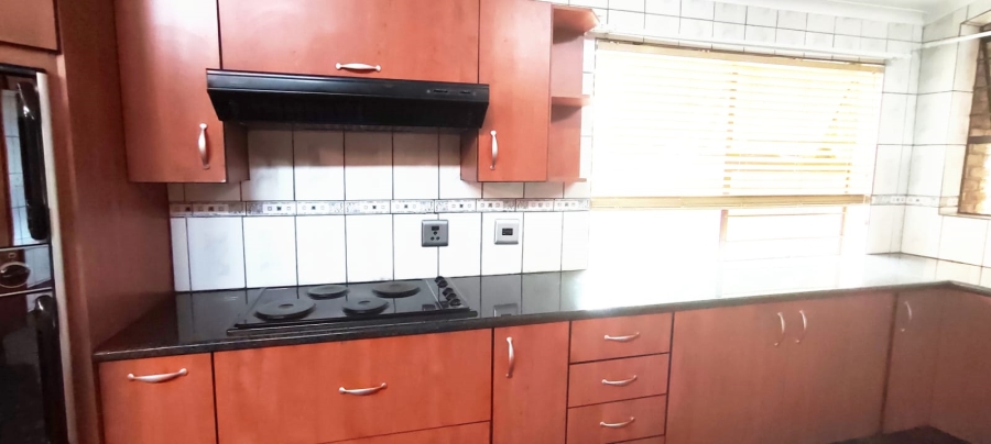 4 Bedroom Property for Sale in Wilro Park Gauteng