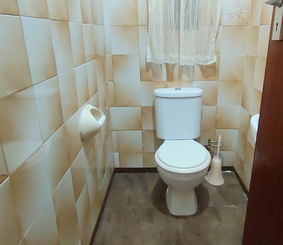 4 Bedroom Property for Sale in Wilro Park Gauteng