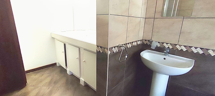 4 Bedroom Property for Sale in Wilro Park Gauteng